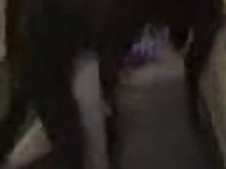 'est Approché Du Premier Cheval