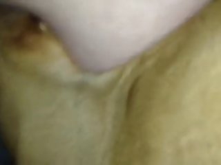 D'un Mouvement Rapide Maman Réussit À Mettre Cette Bite De Chien Chaude Et Palpitante Dans Sa Bouche